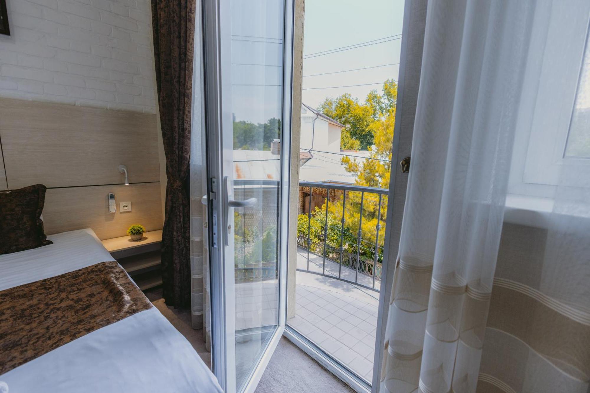 City Hotel Tasjkent Eksteriør billede